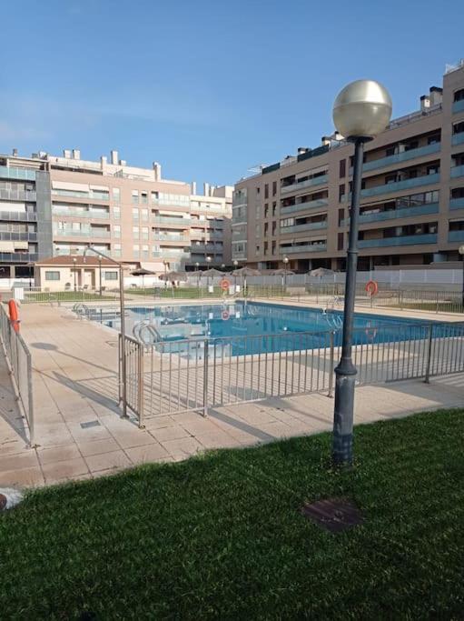 Acogedor Apartamento Con Piscina Y Garaje Apartamento Huesca Exterior foto